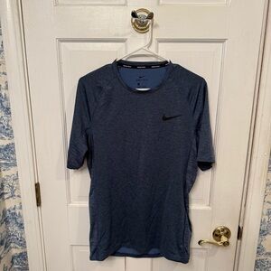 Nike Men's Short Sleeve Shirt
